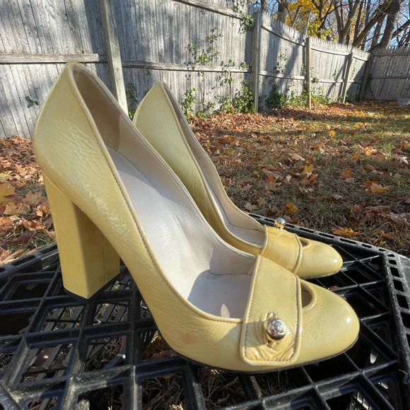 Gucci Heels 7B - Picture 3 of 13